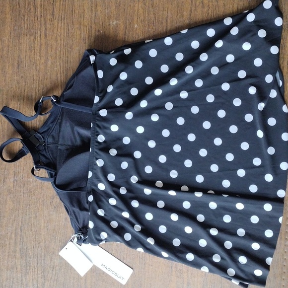 Magicsuit **NWT** small Bang Lauren Top tankini, b/w polka dots. size 12. - Picture 8 of 9